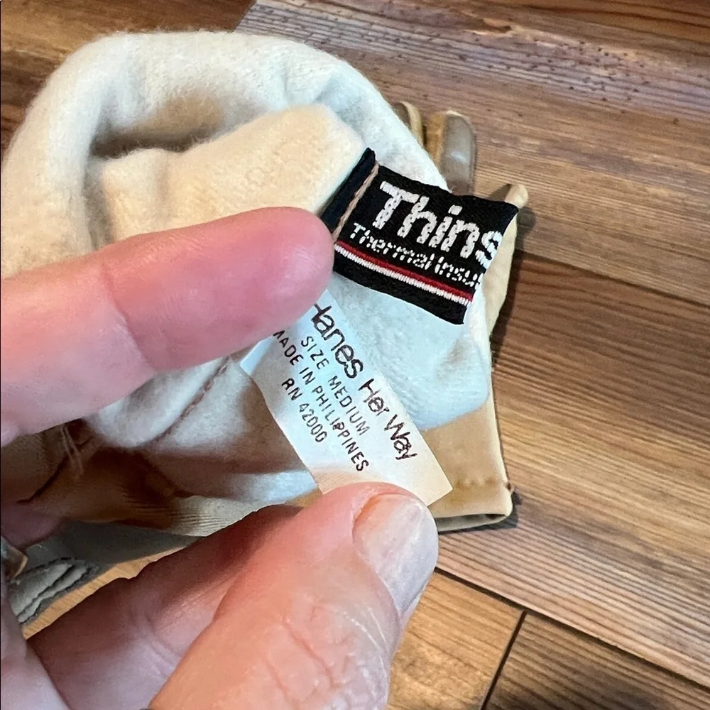 Vintage Stylish Tan Hanes Her Way Stretchy Gloves